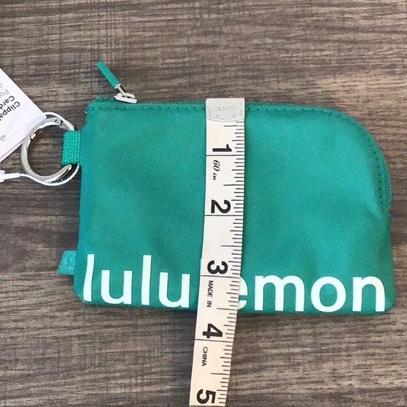 Lululemon Green Clippable Card Pouch - Picture 4 of 7